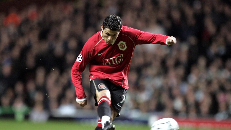 Ronaldo cũng đã từng khiến cả Châu Âu phải nể phục với tài năng sút phạt của mình