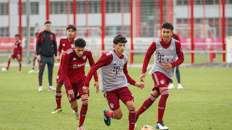 Bayern Munich cũng là một ông lớn rất đầu tư đến việc đào tạo trẻ