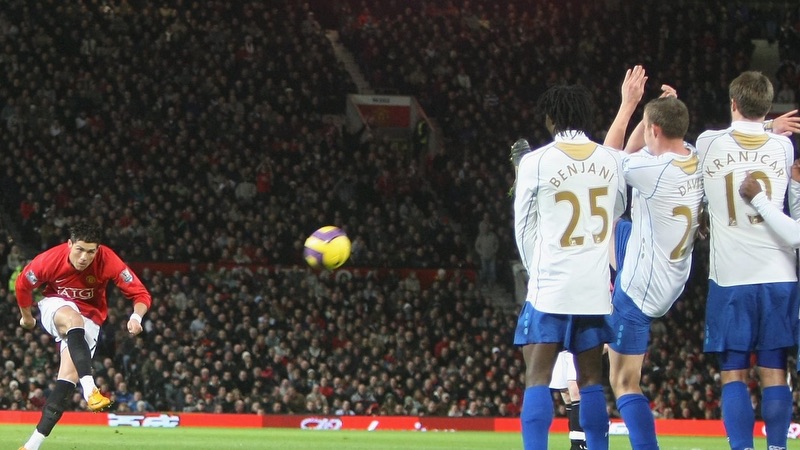 Một cú sút có lẽ là đặc biệt nhất trong làng túc cầu