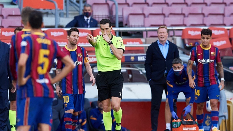 Việc bị treo giò trong bóng đá cũng gây những hệ quả không hề nhỏ