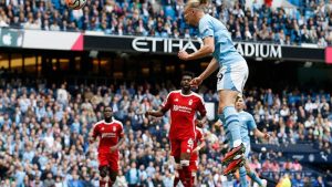 Tìm hiểu về chiến thuật tạt cánh đánh đầu - Đặc sản của người Anh